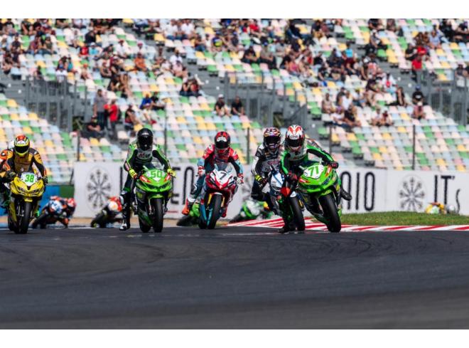 Deux victoires pour Kawasaki ruinent la lutte pour le titre