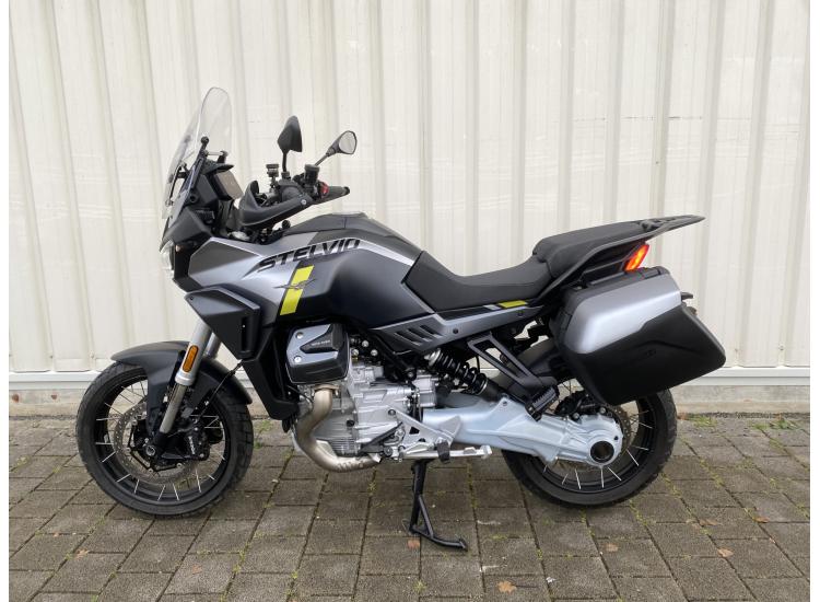 MOTO GUZZI STELVIO