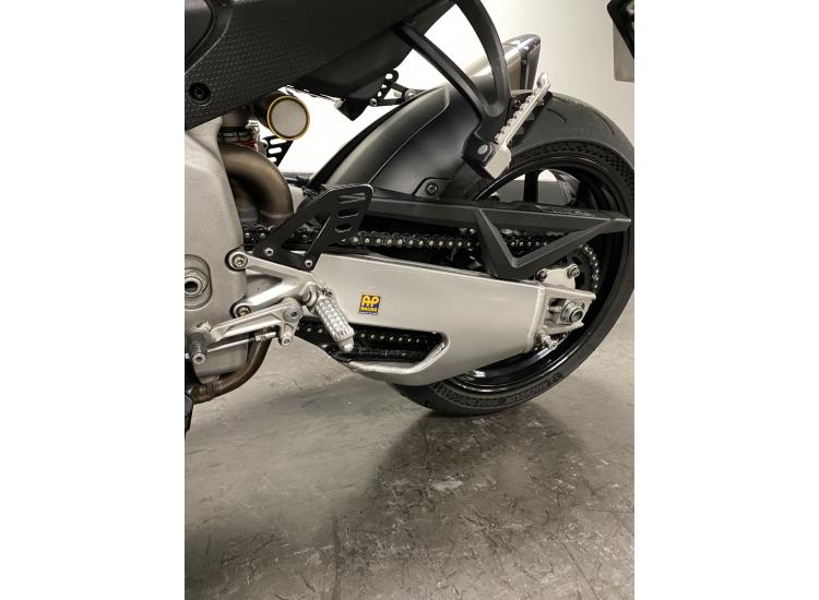 APRILIA TUONO 1100 V4